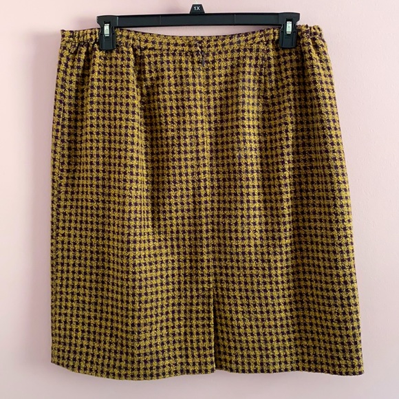 Maggie McNaughton knee length gold and plumb skirt - Picture 2 of 5